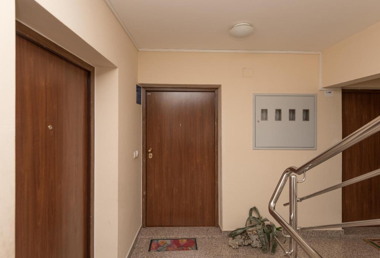 East Side Deluxe Suite ماكارسكا المظهر الخارجي الصورة