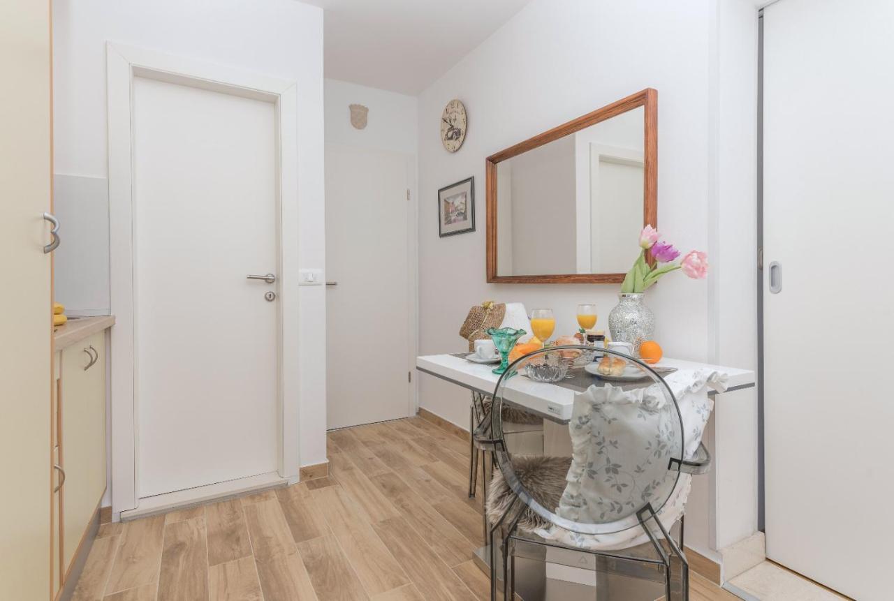 East Side Deluxe Suite ماكارسكا المظهر الخارجي الصورة