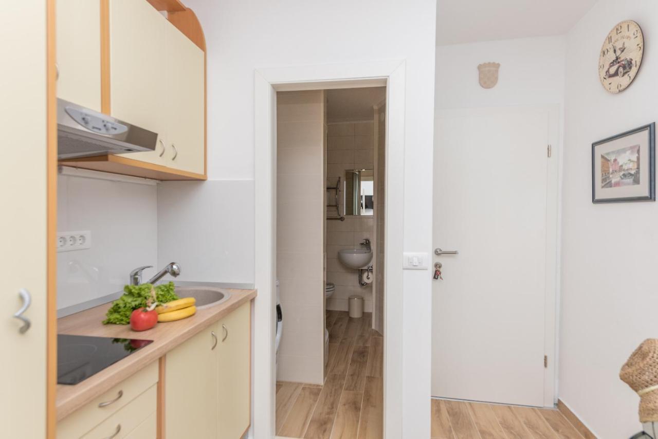 East Side Deluxe Suite ماكارسكا المظهر الخارجي الصورة